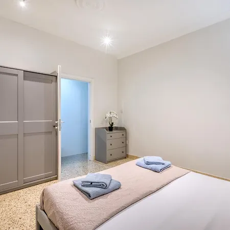 New - Stylish 3-bedroom With Sea Views & Private Terrace By Sf Homes アパート *