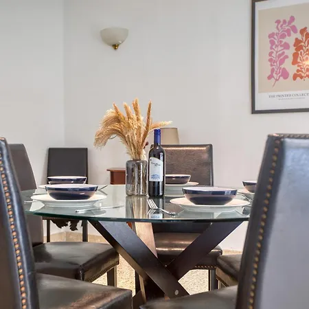New - Stylish 3-bedroom With Sea Views & Private Terrace By Sf Homes スリーマ