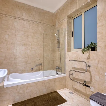 New - Stylish 3-bedroom With Sea Views & Private Terrace By Sf Homes *